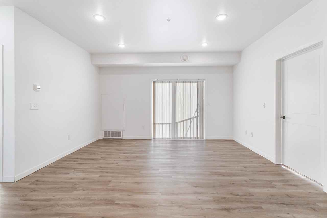 2465 62nd Avenue South - Photo 4 of 30