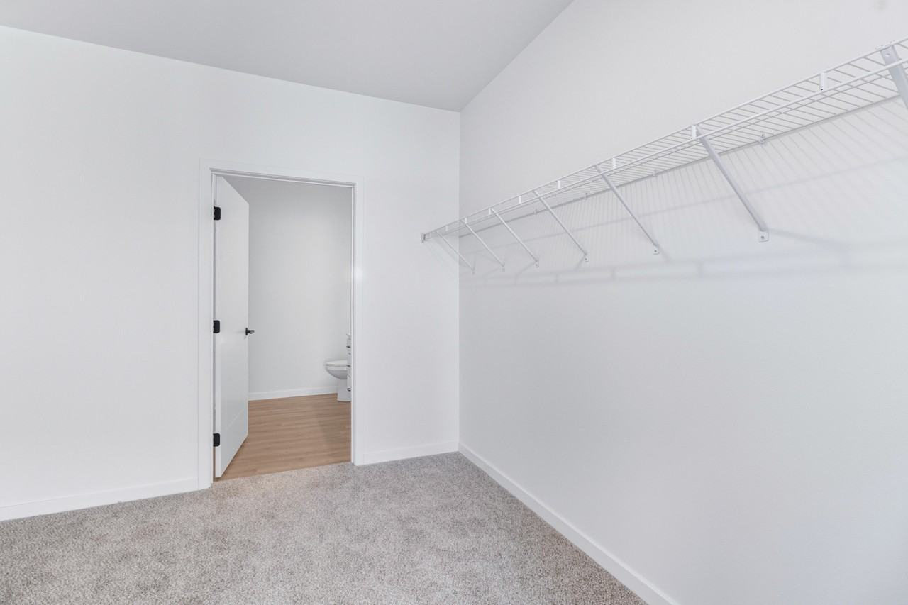 2465 62nd Avenue South - Photo 7 of 30