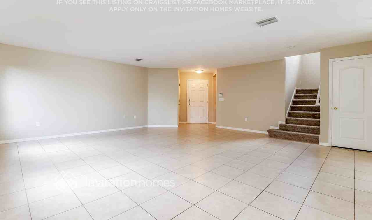 19542 Timberbluff Dr - Photo 2 of 6