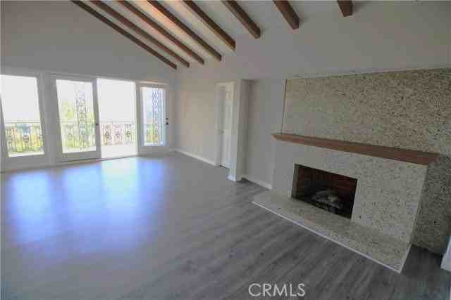 3915 Fredonia Dr - Photo 5 of 8