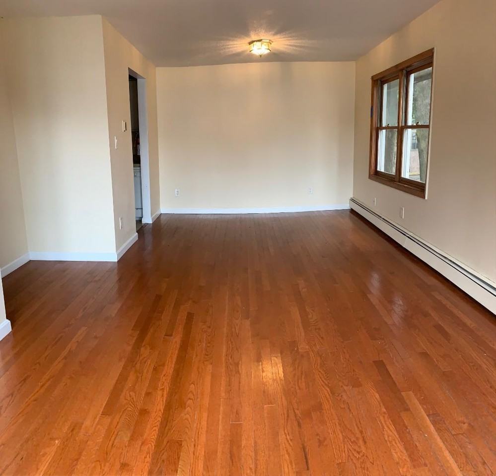 426 Colchester Avenue - Photo 3 of 9