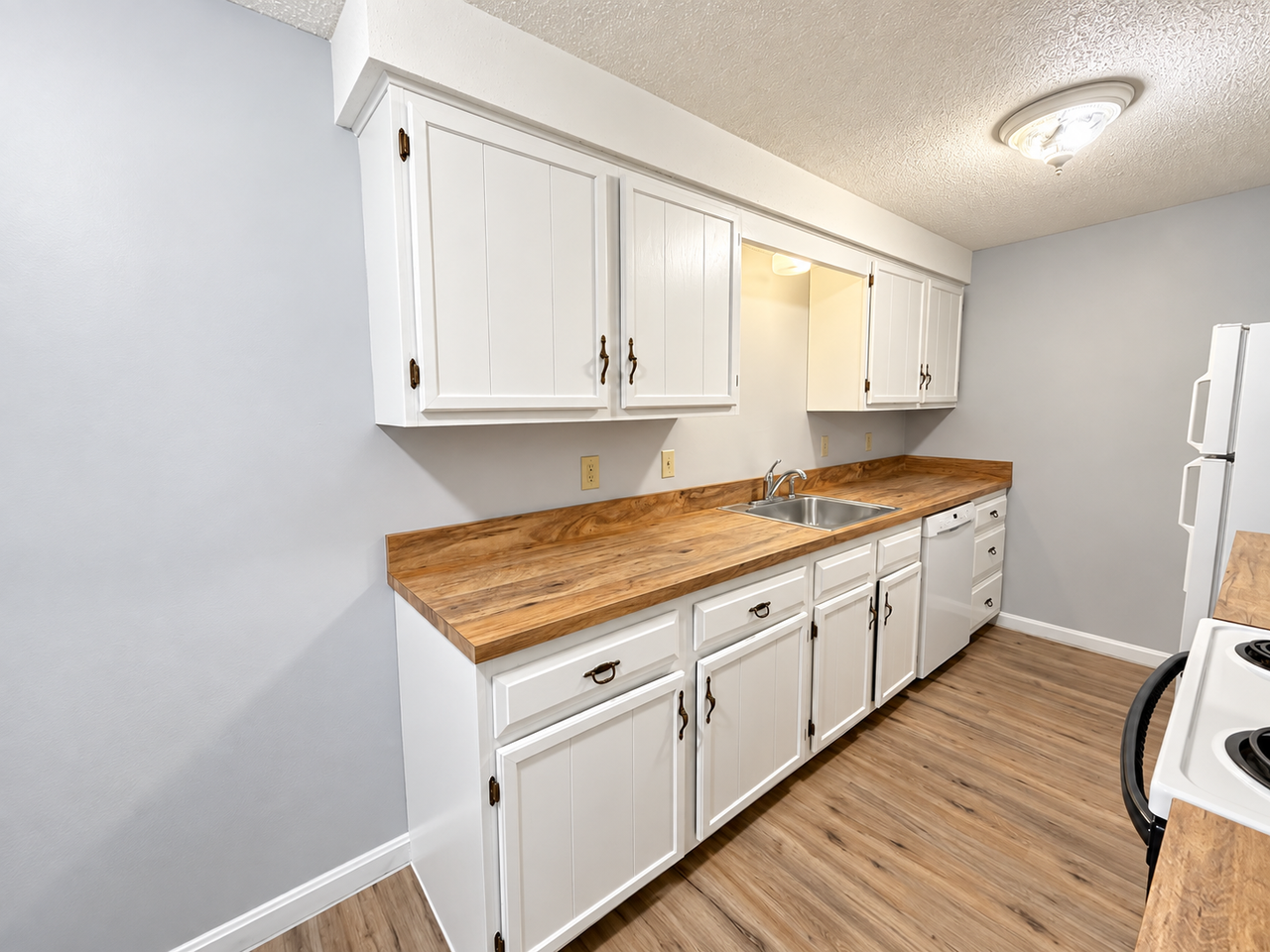 404 North Main Street - Photo 2 of 7