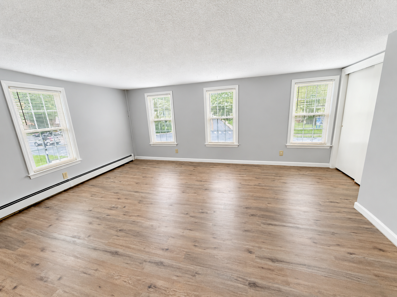 404 North Main Street - Photo 4 of 7