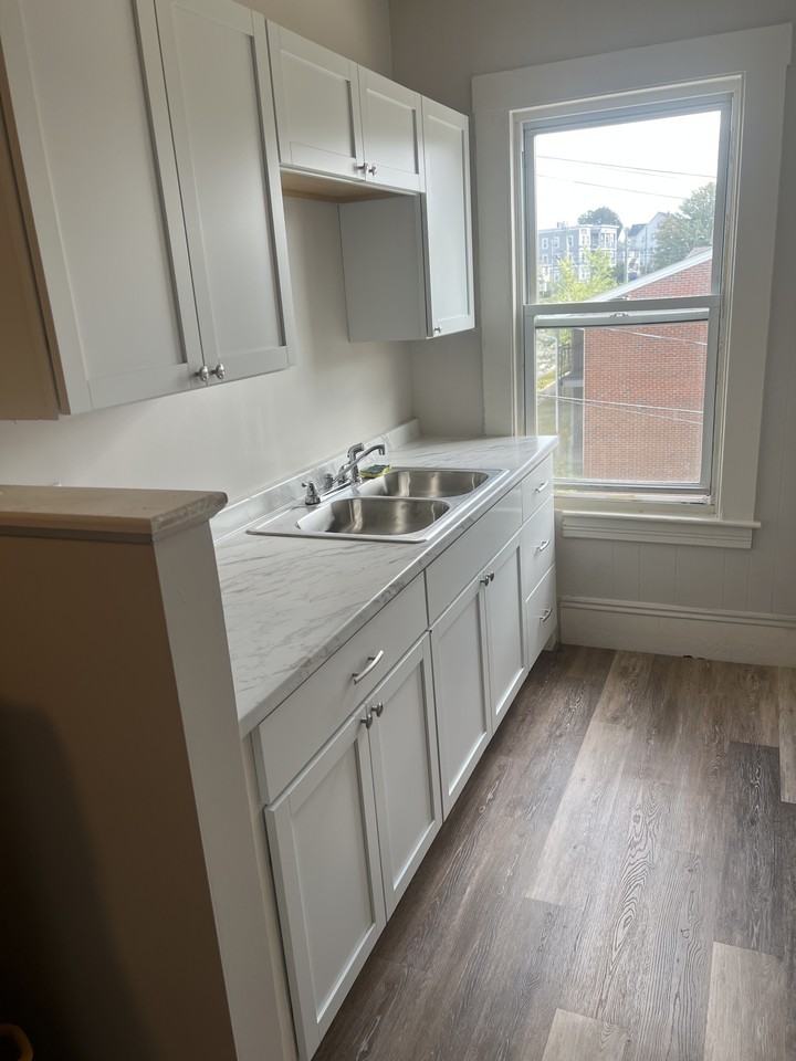 5 Clifford & 157 Massabesic - Photo 4 of 8