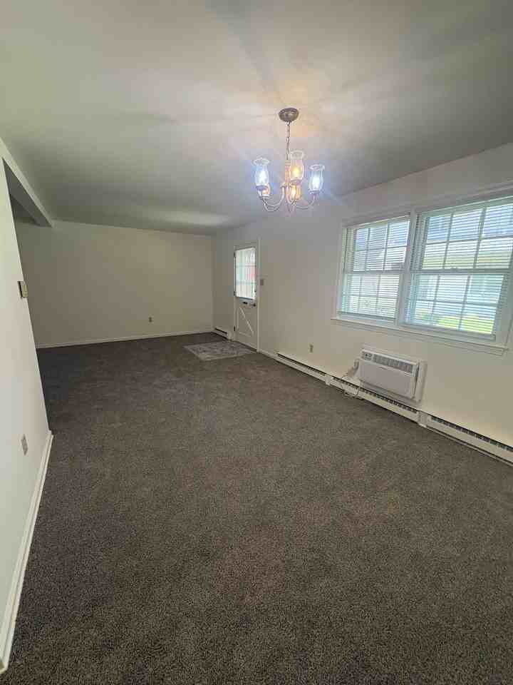 Hampshire Place Apartments - Photo 3 of 50