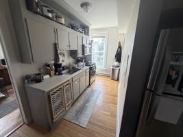 featured image of 4 Bixby Hill Rd