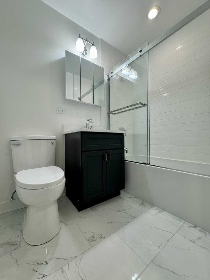 1348-58 W. Winnemac / 5045-47 N Glenwood - Photo 6 of 18