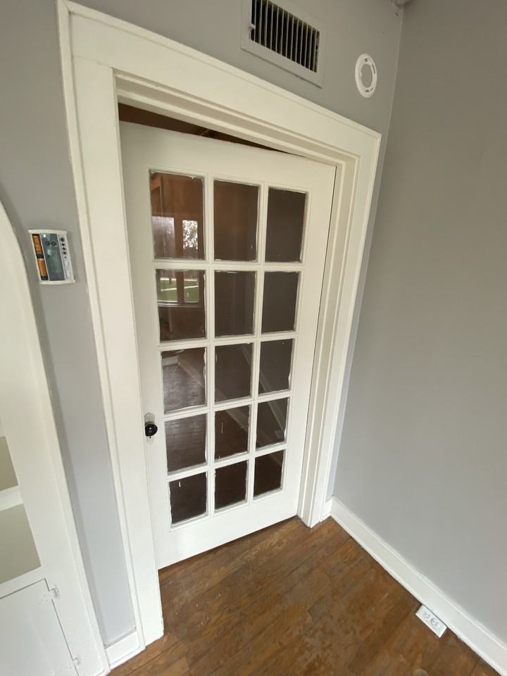 1038-1/2 7th Avenue - Photo 5 of 19