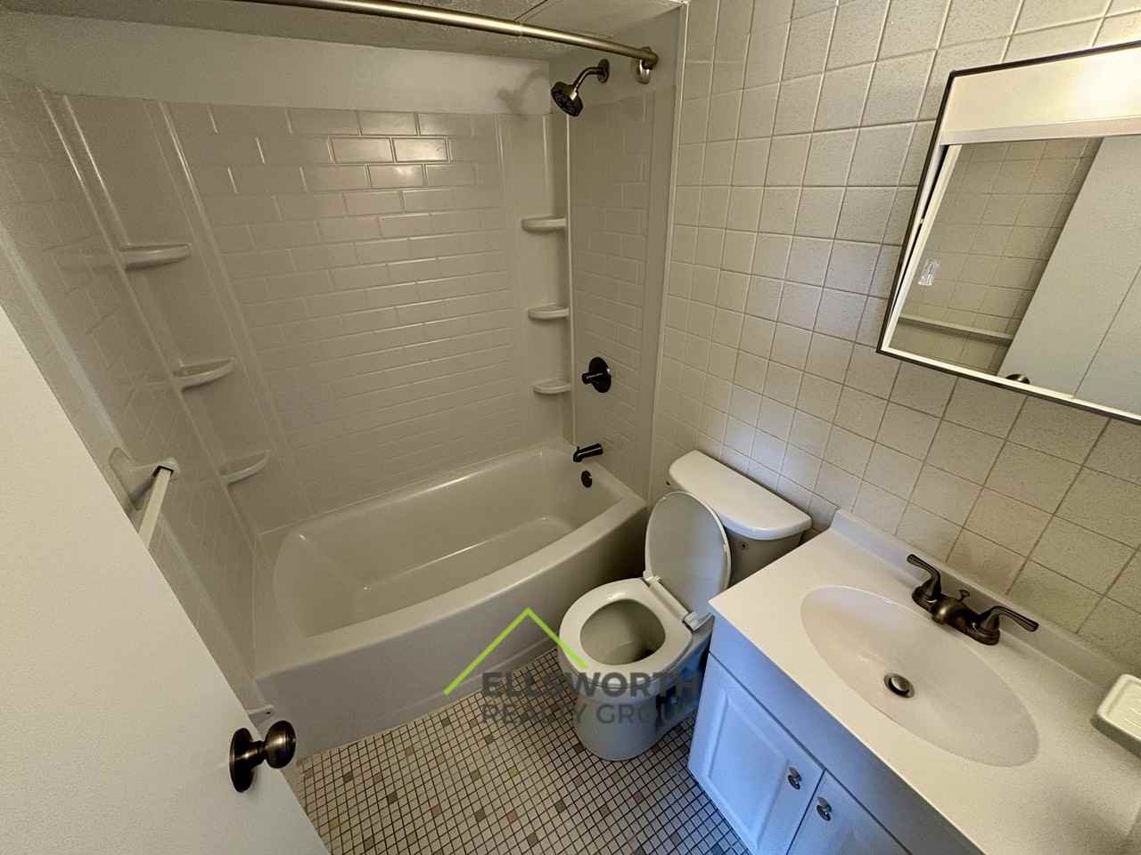 Lawn Ave-2216 - Photo 4 of 6
