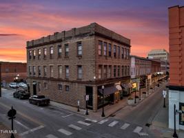 featured image of 6th St