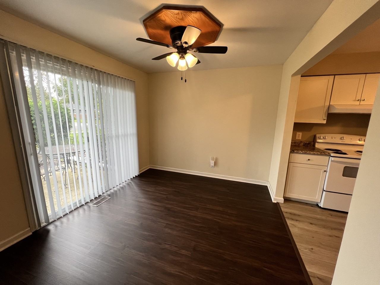 2019 Oak Street - Photo 3 of 12
