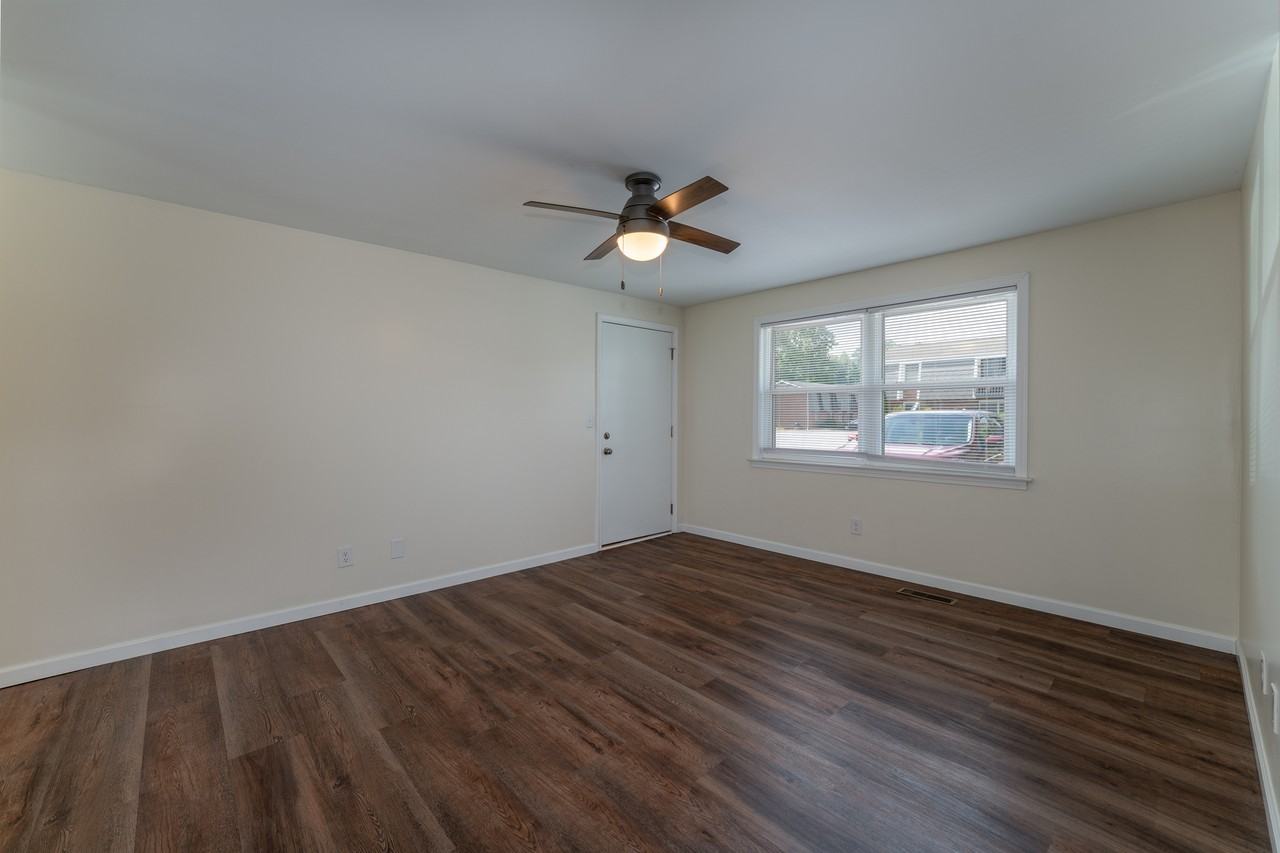 498 Greenville Highway E - Photo 5 of 16