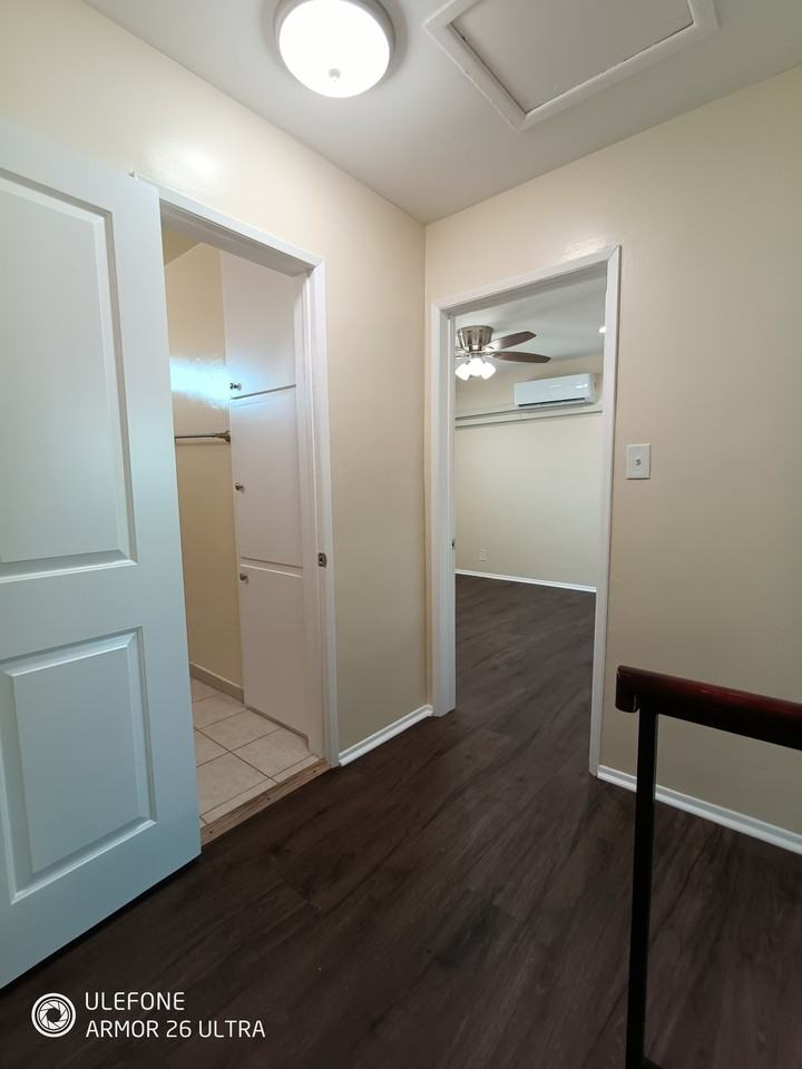 6809 Vinevale Avenue - Photo 4 of 17