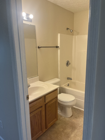 Cambridge Apartments - Photo 4 of 18