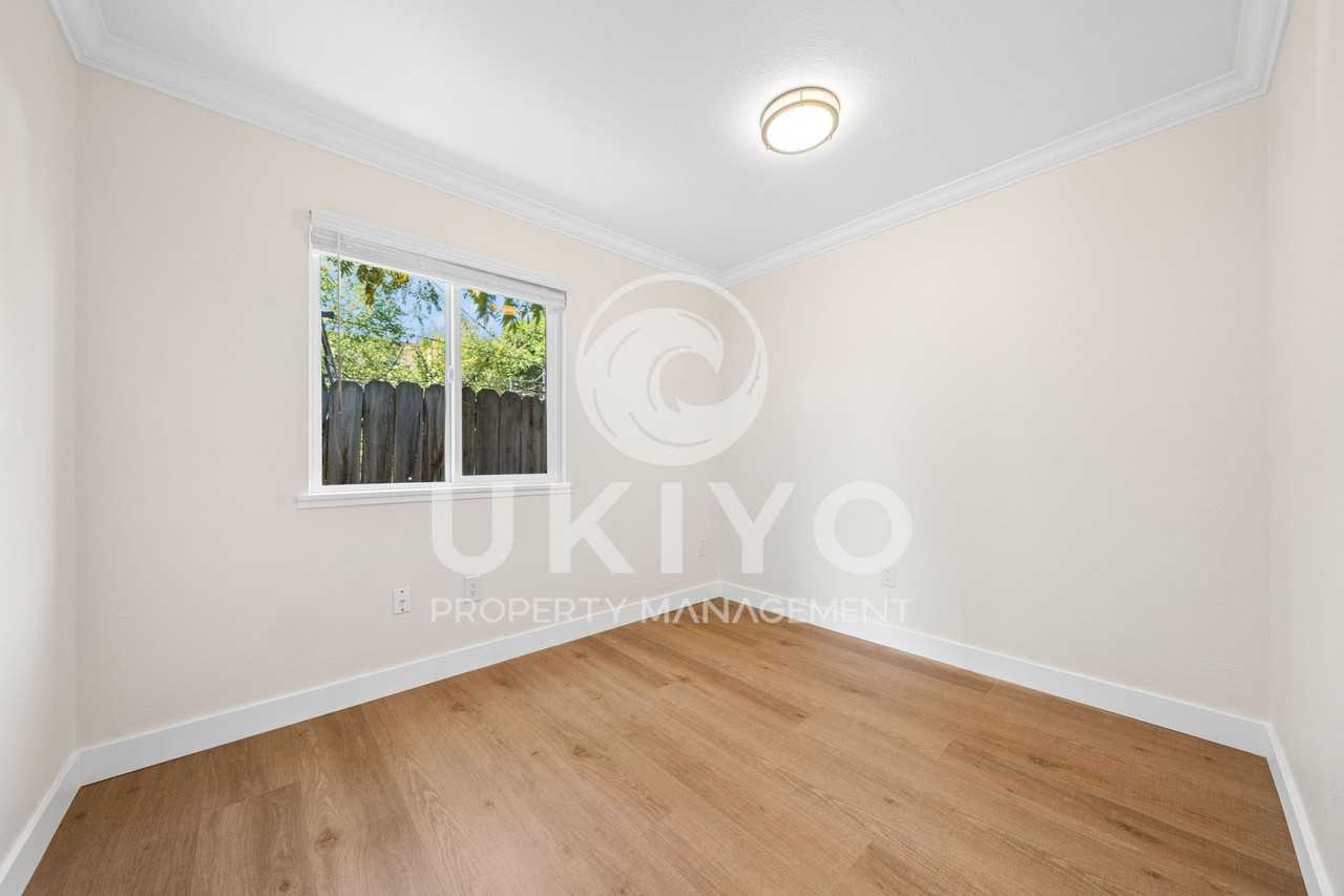 3007 Nicol Avenue - Photo 6 of 50