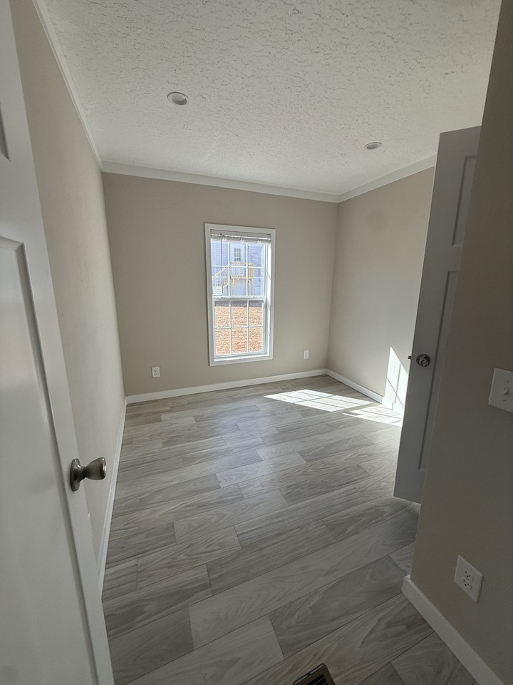 Candlestick Ln. - Photo 4 of 9