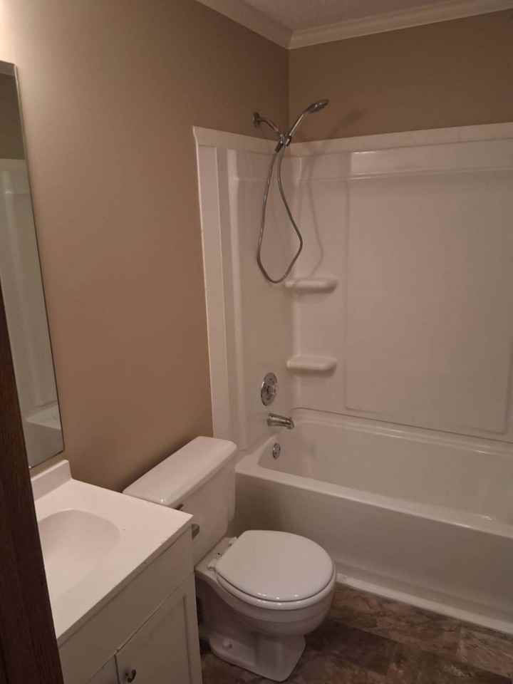 122 E Hunt St - Photo 3 of 5