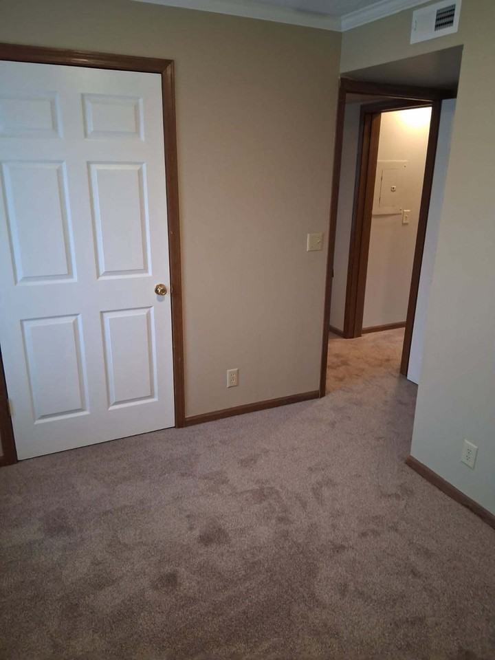 122 E Hunt St - Photo 5 of 5