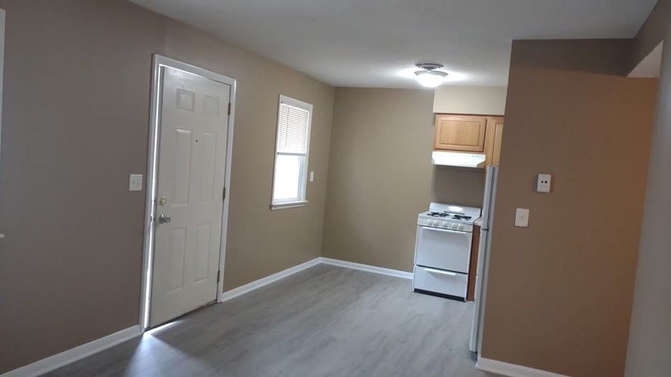 711 W CHURCH St. - Photo 4 of 28