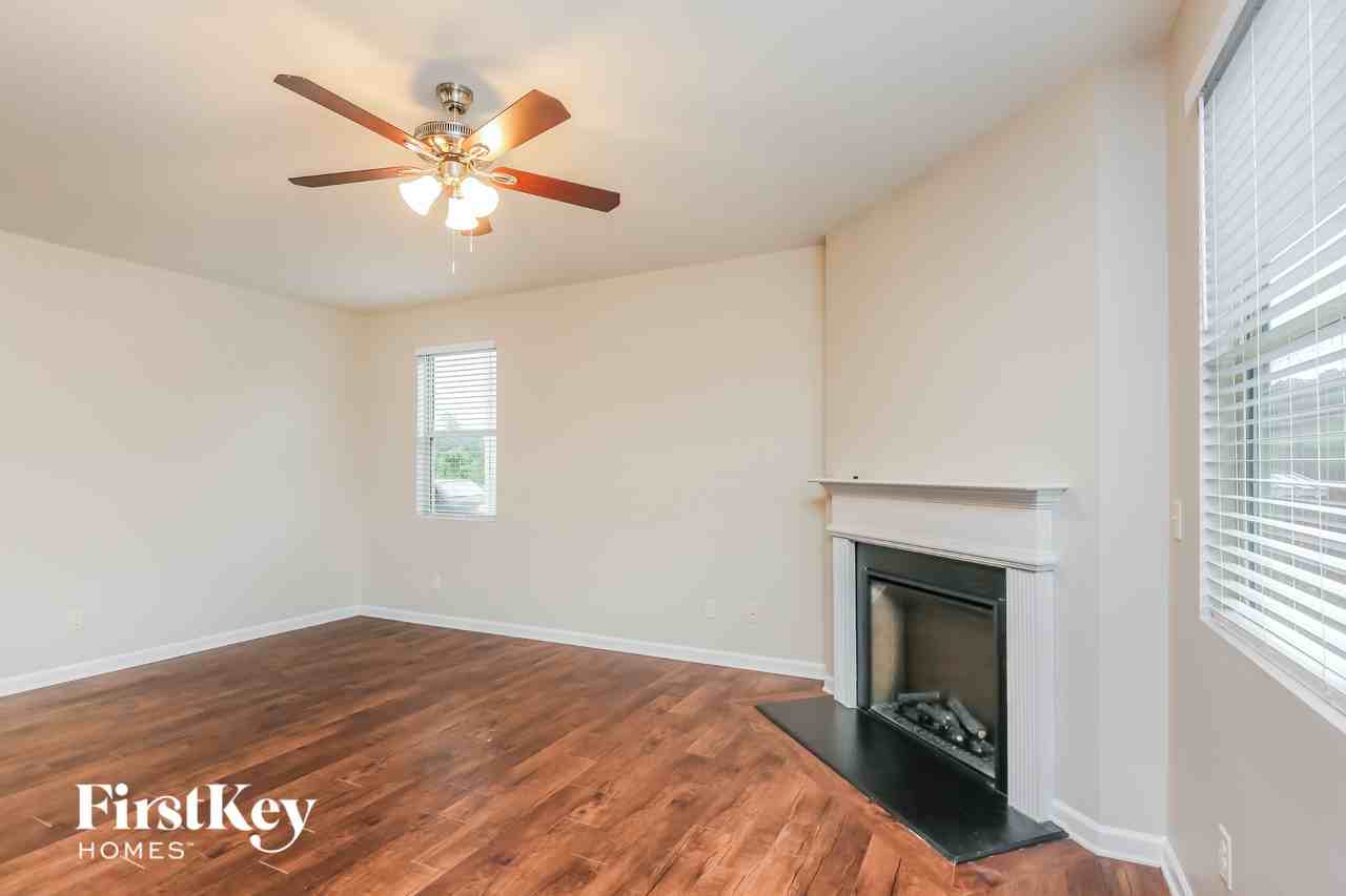 3106 Silver Dale Ln - Photo 2 of 15
