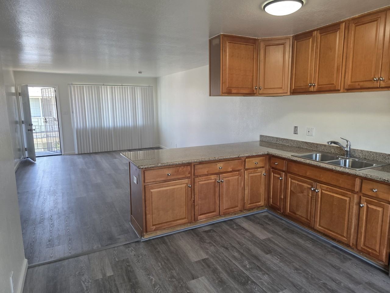 27070 Manon Avenue - Photo 3 of 18