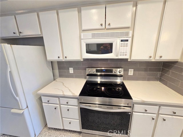 8828 Pershing Dr - Photo 3 of 8