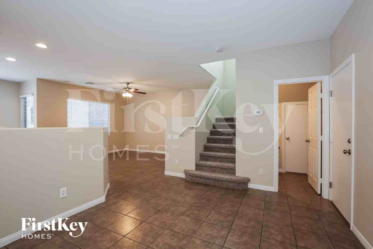 6437 Butterfly Sky St - Photo 3 of 15