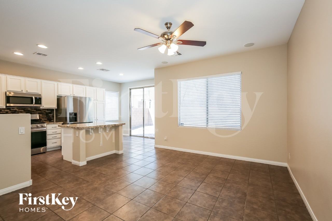 6437 Butterfly Sky St - Photo 4 of 15