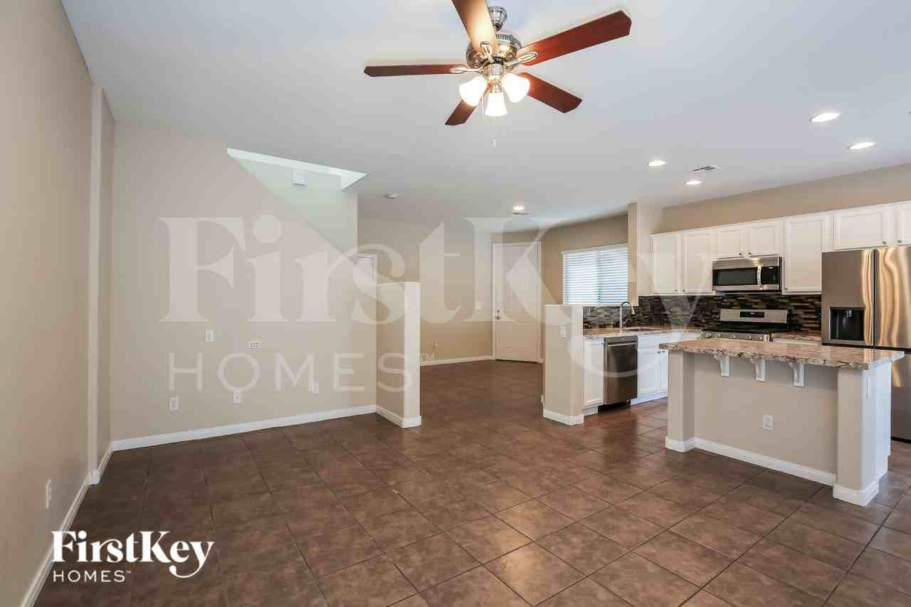 6437 Butterfly Sky St - Photo 5 of 15