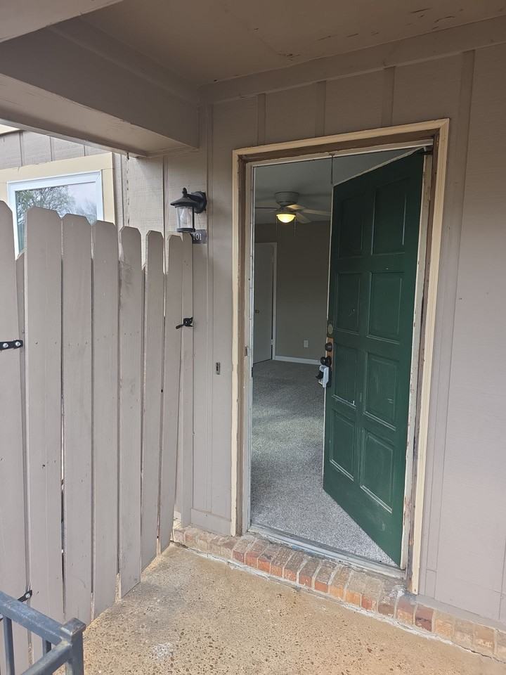 2225 Golf Road - Photo 2 of 10