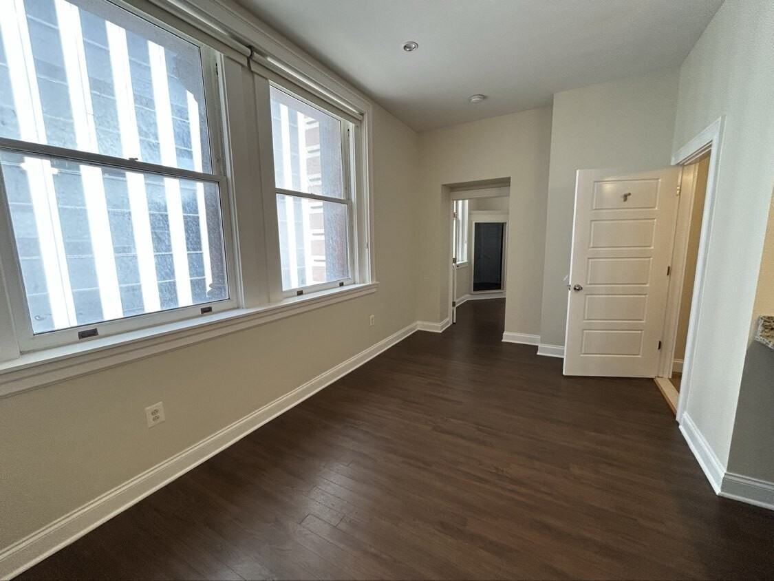 115 North Charles Street - Photo 3 of 6