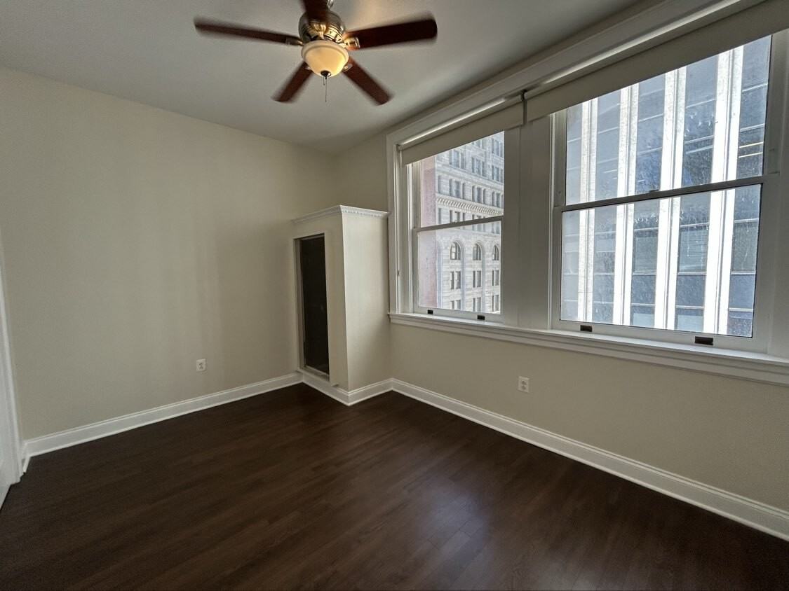 115 North Charles Street - Photo 4 of 6