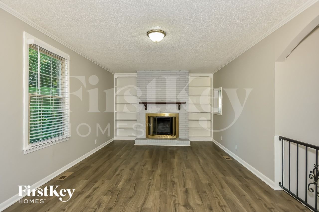 4837 Concord Dr - Photo 3 of 15