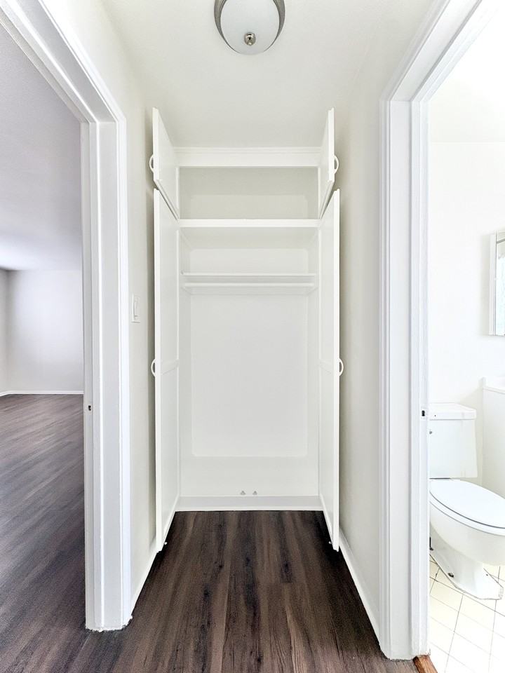 1061 E. Broadway - Photo 7 of 18