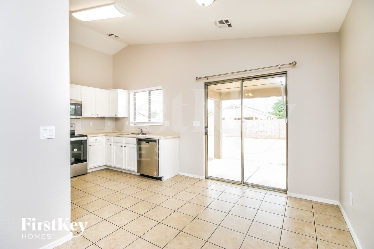 6698 E Haven Ave - Photo 6 of 15