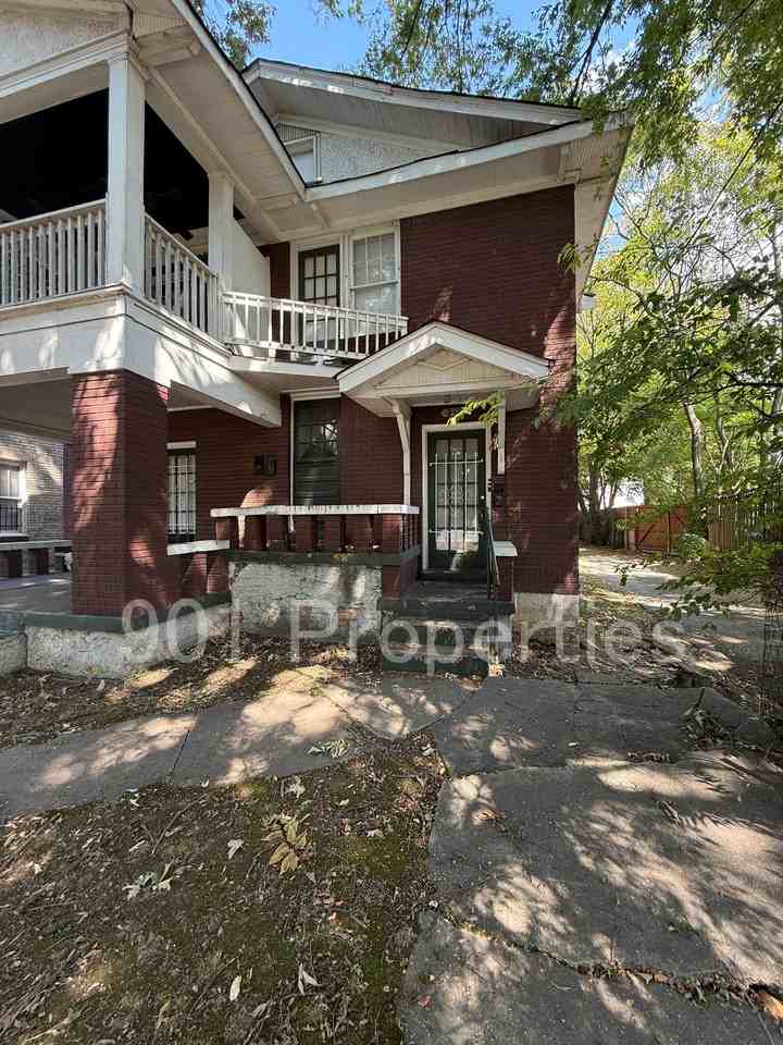 212 North Willett Street #1 - Photo 2 of 13