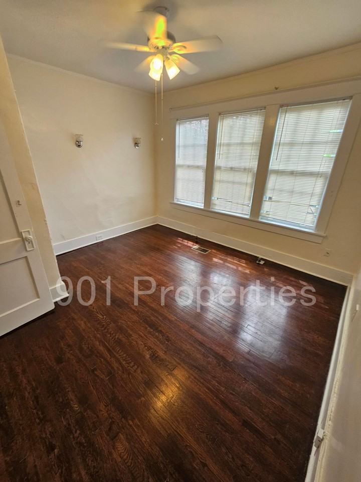 212 North Willett Street #1 - Photo 4 of 13
