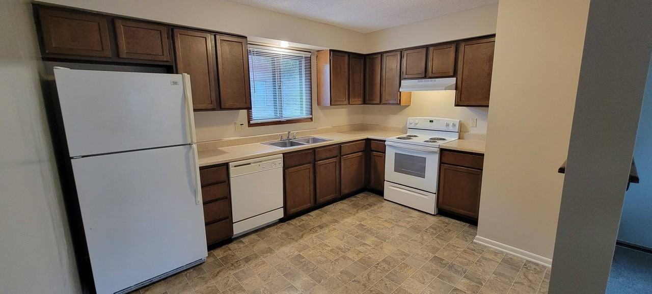 4719 Baldwin Avenue - Photo 3 of 9