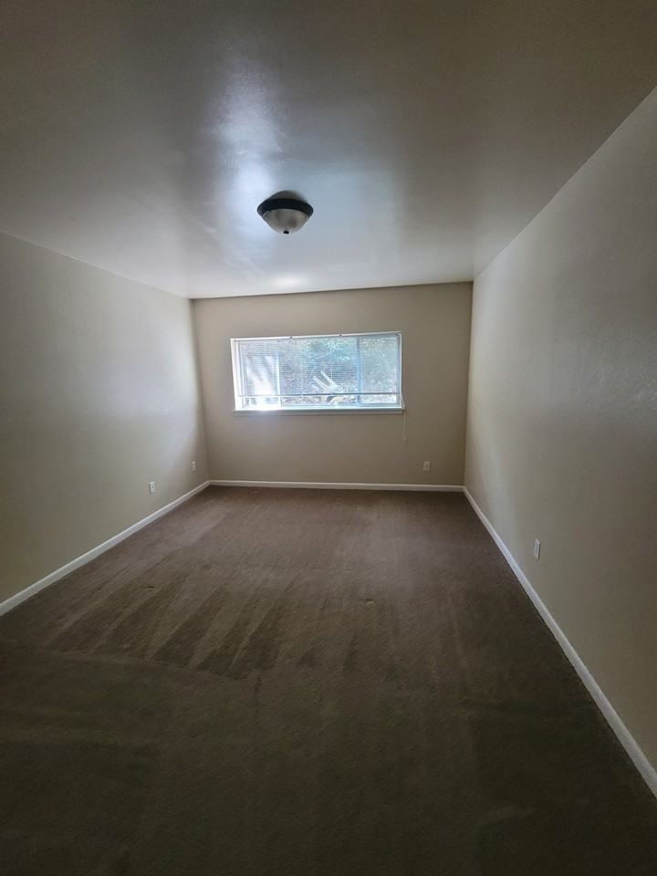THE VIEW ON 18TH-1340 - Photo 5 of 50