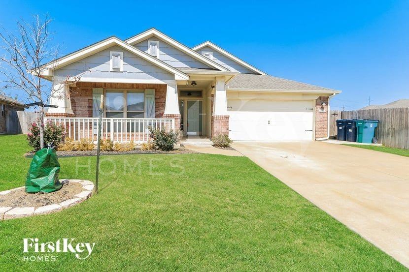 19208 Blanco Dr - Photo 3 of 15