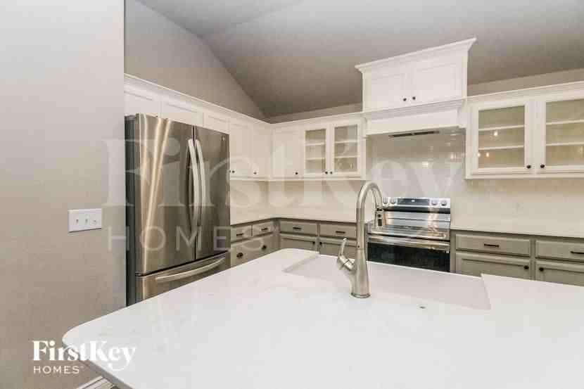 19208 Blanco Dr - Photo 6 of 15