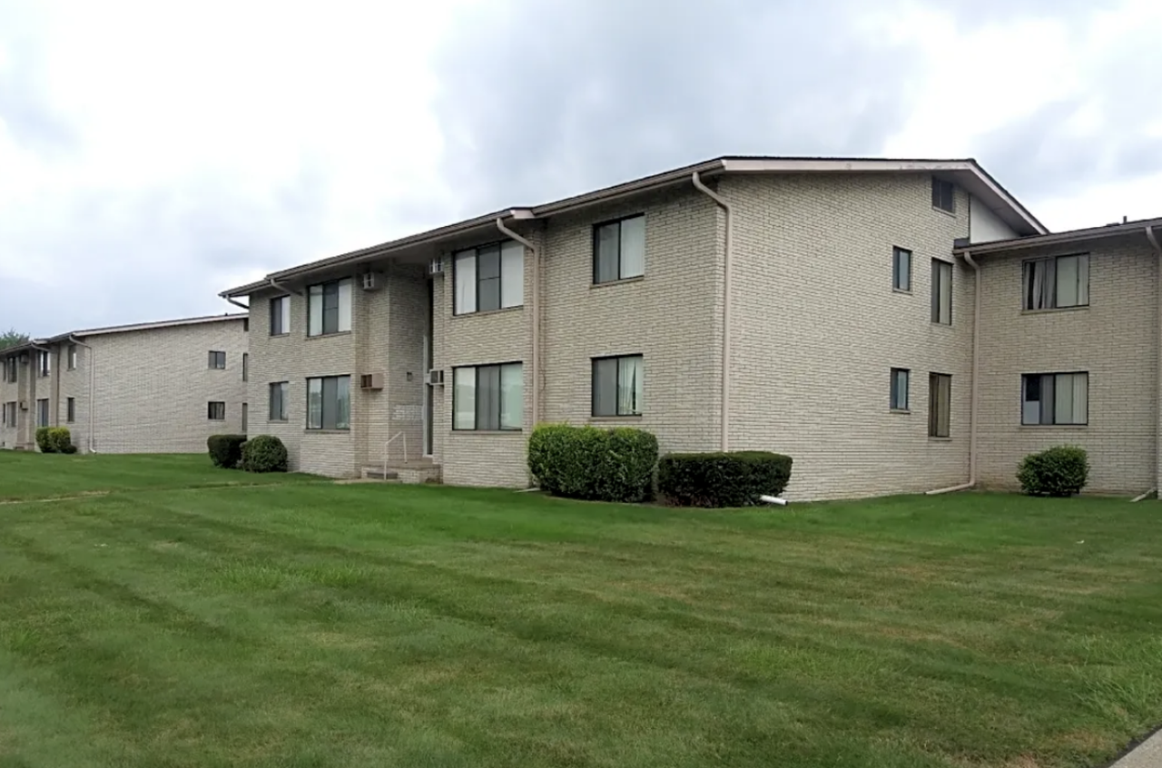 32684 Mound Road - Photo 2 of 24