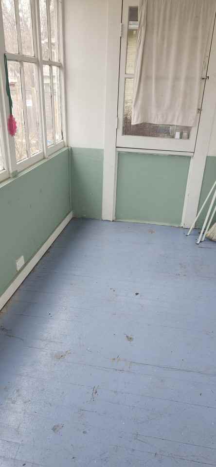 469 Ontario St - Photo 7 of 8