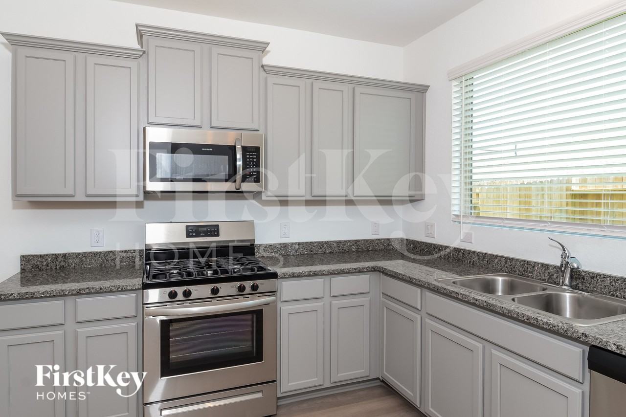 18475 Running Shadow Ct - Photo 4 of 16