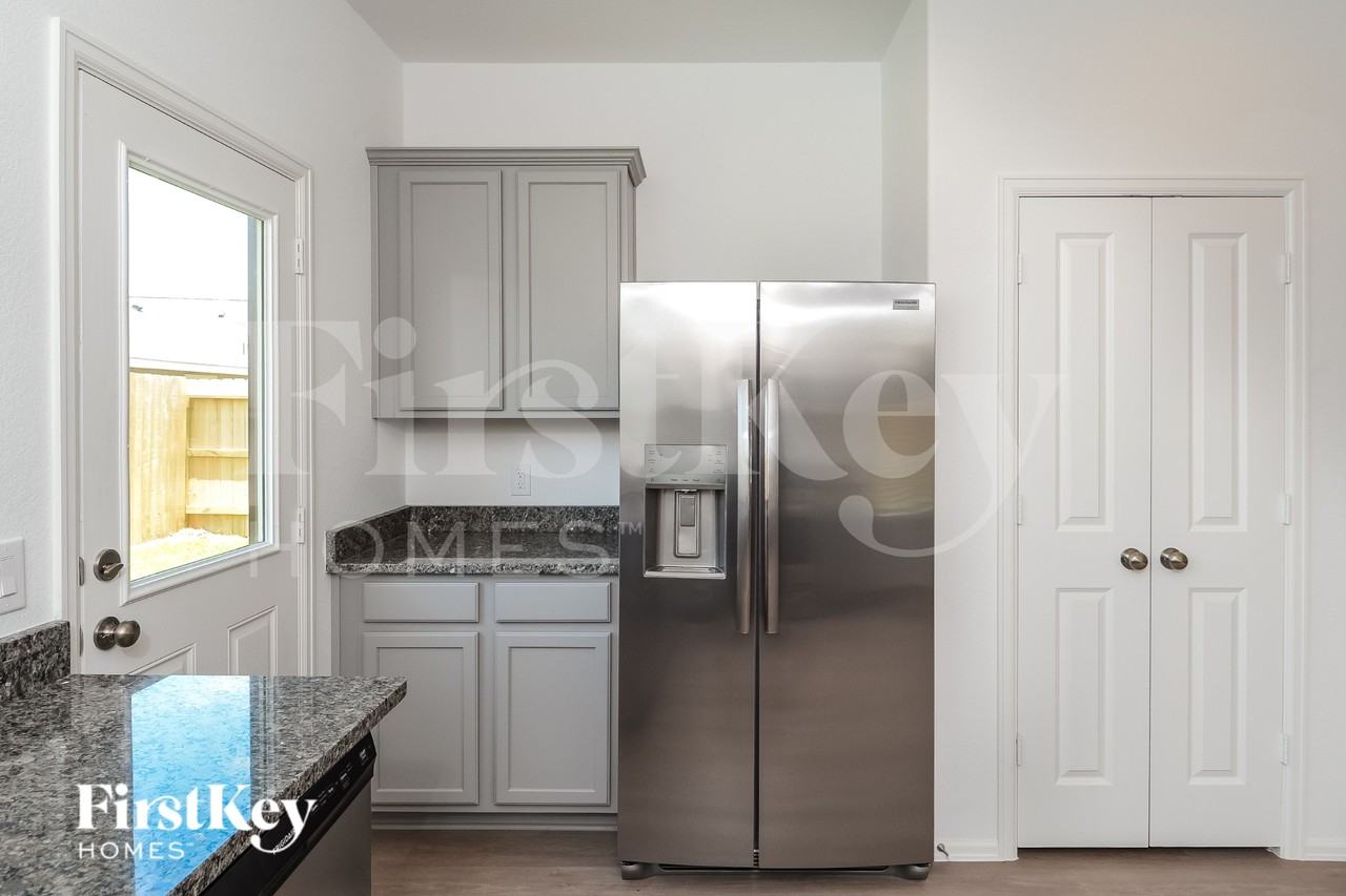 18475 Running Shadow Ct - Photo 5 of 16