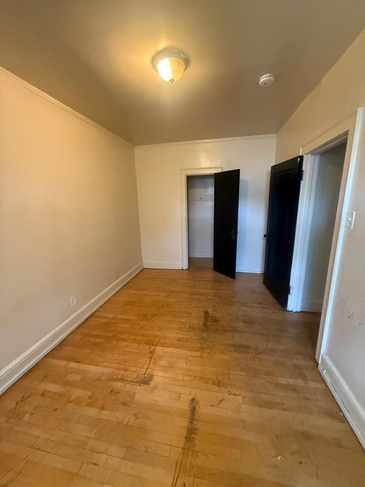 915 North 24th Street - Photo 4 of 5