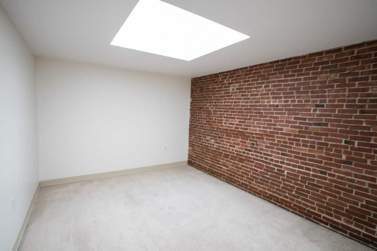 92 Columbia St - Photo 5 of 42