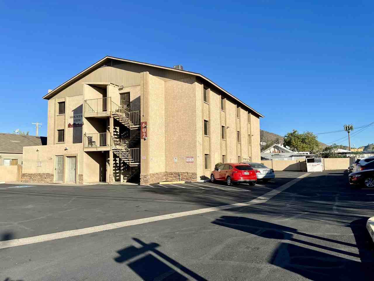 Mountain View Apartments - Photo 4 of 9