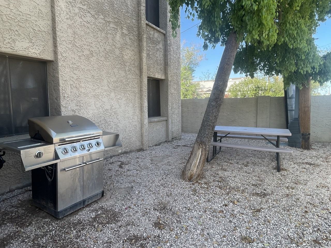 Mountain View Apartments - Photo 7 of 9