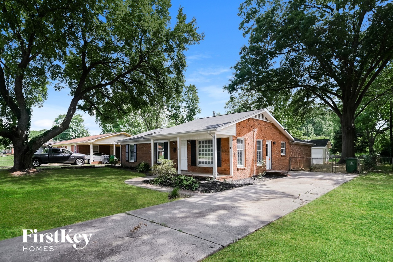 901 Vickery Dr - Photo 2 of 15